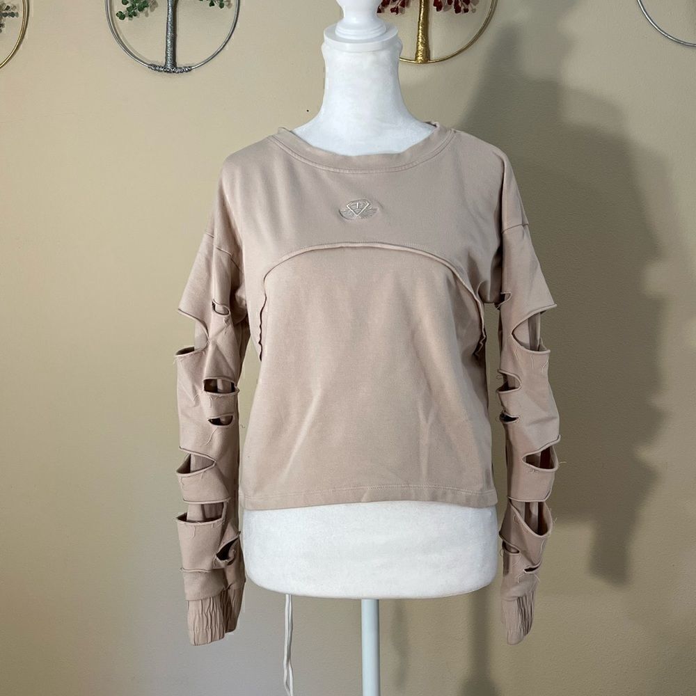 Engineered Life Faux Distressed Sleeve Cropped Athletic Sweatshirt Large